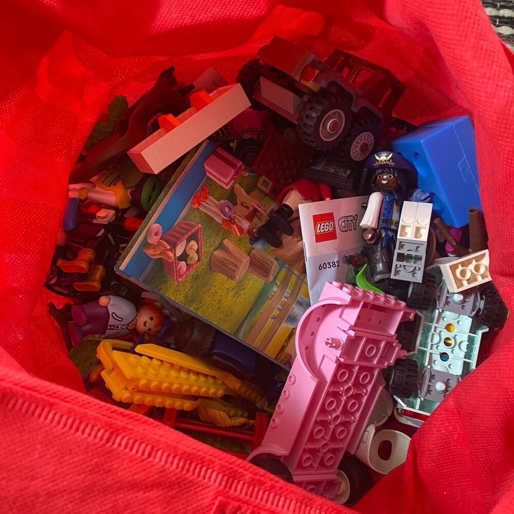 🌿LEGOS Assorted 4LB - Picture 3 of 4